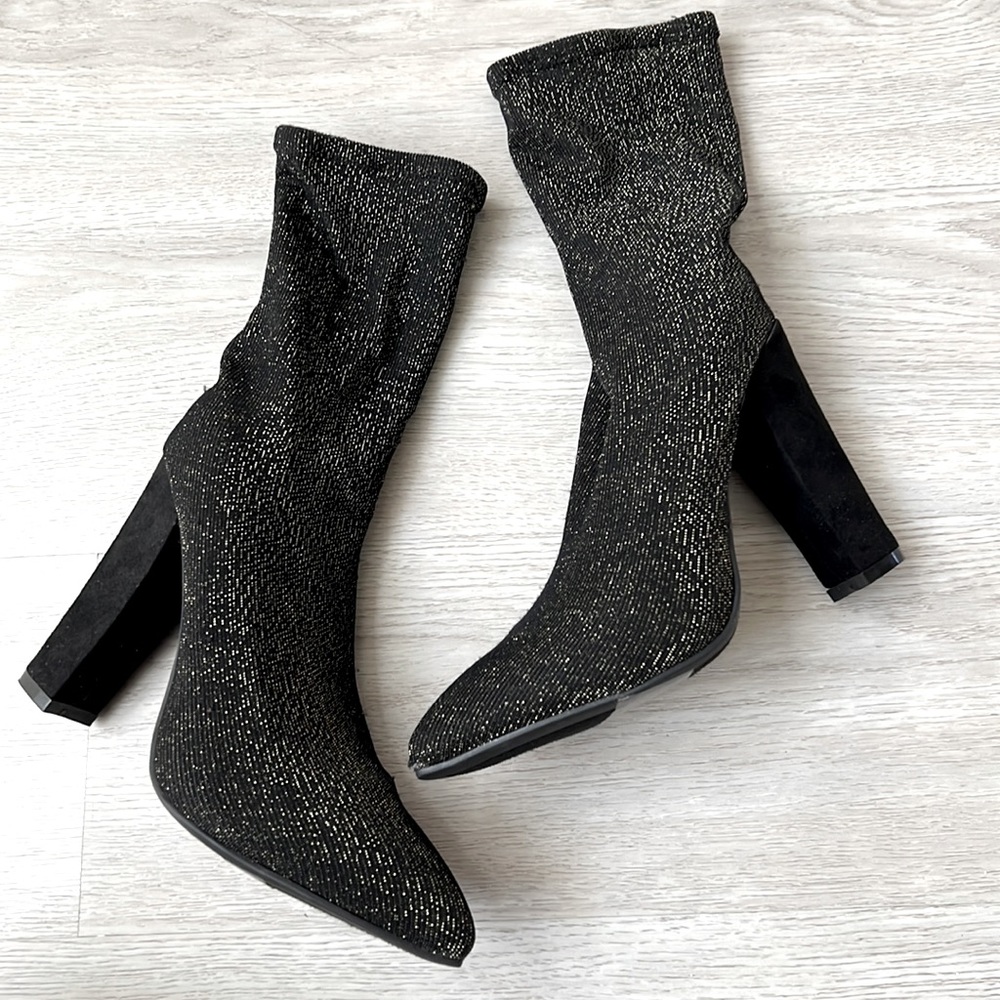 NWOT BAMBOO black & gold sock bootie heels 6.5